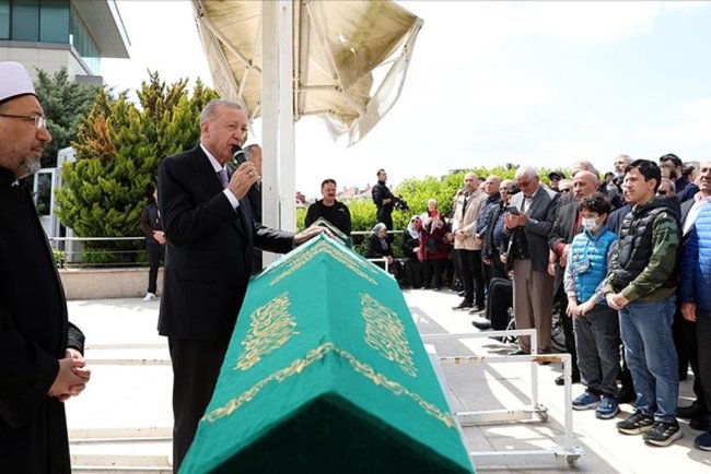 Cumhurbaşkanı Erdoğan, vefat eden Arapça öğretmeninin cenaze törenine katıldı