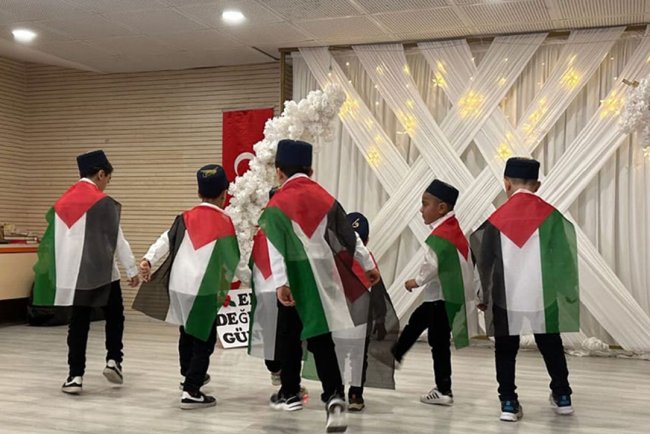 Gevaşlı minikler, Filistin'i unutmadı