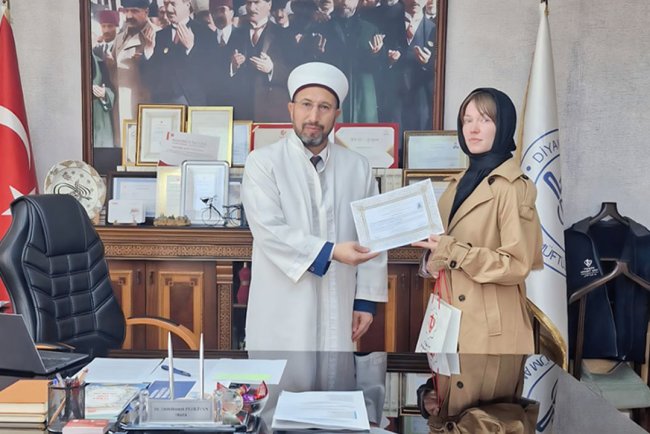 Rus Erina, Bandırma'da Müslüman oldu