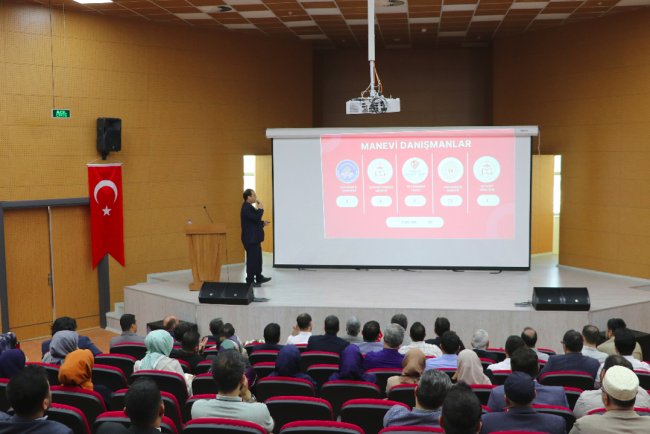 Şanlıurfa'da gençlere yönelik faaliyetler ele alındı