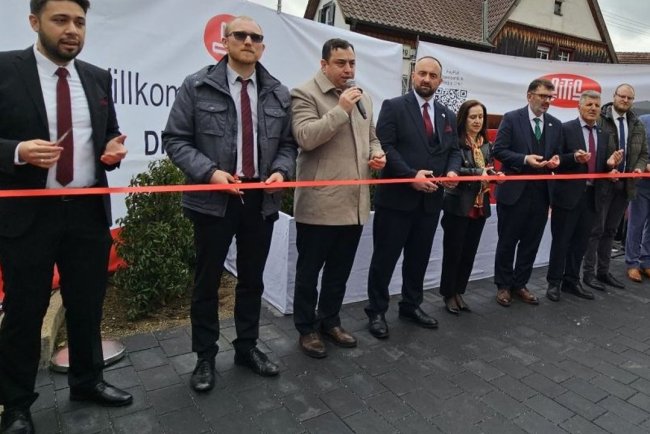 Almanya'da DİTİB Kuba Camii dualarla ibadete açıldı