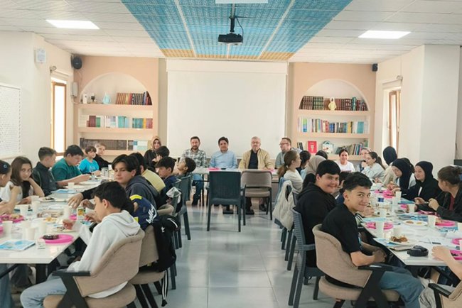 Gediz Diyanet Gençlik Merkezlerinde akademik eğitim alıyorlar