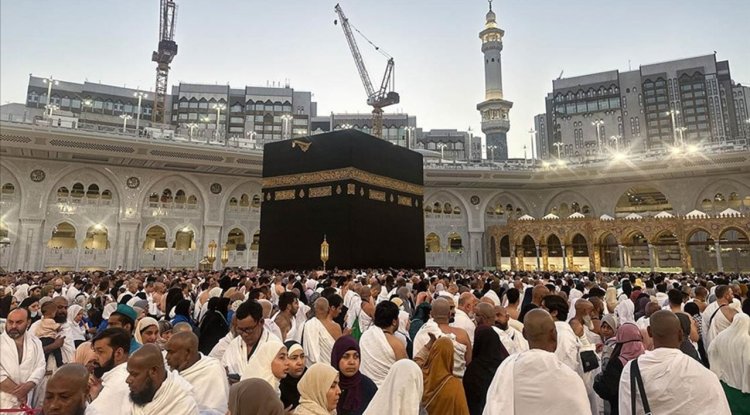 Ramazanda Mekke ve Medine'deki 2 mübarek mescidi 122 milyon Müslüman ziyaret etti