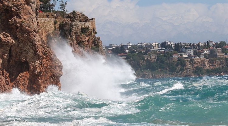 Akdeniz'de yarın fırtına bekleniyor