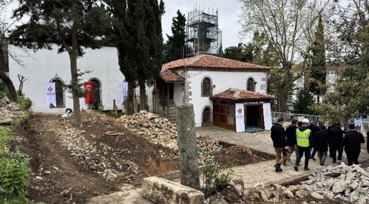 Sinop'ta 675 yıllık tarihi türbe onarılıyor