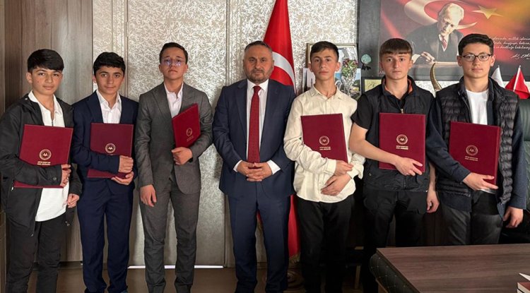 Hakkari'de hafızlar belge aldı