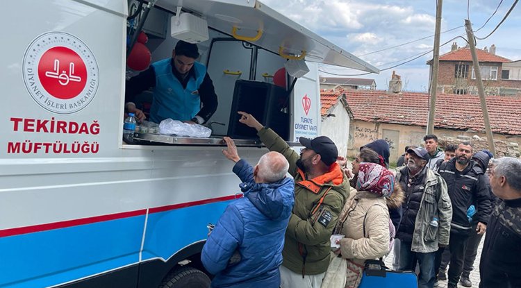 Tekirdağ'da dünya romanlar günü ikramı yapıldı