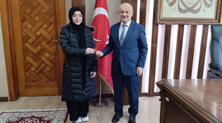 Aksaray'da bölge birincisi hafız ödüllendirildi