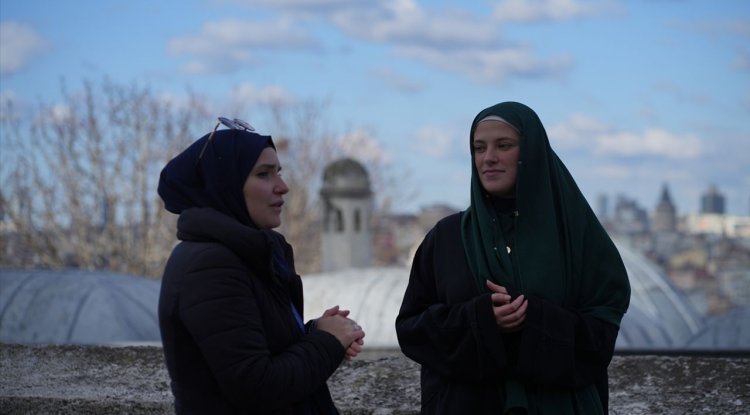 Sonradan Müslüman olan Portekizli ve Rumen kadınlar, ülkelerindeki İslamofobik ön yargıları anlattı