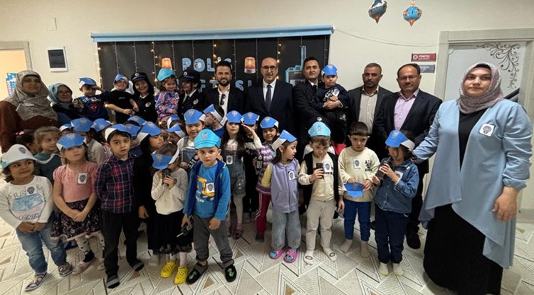 Mersinli minikler polis amcalarıyla buluştu