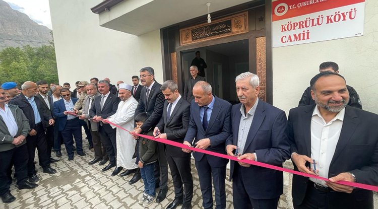 Hakkari Köprülü Köyü Camii dualarla açıldı