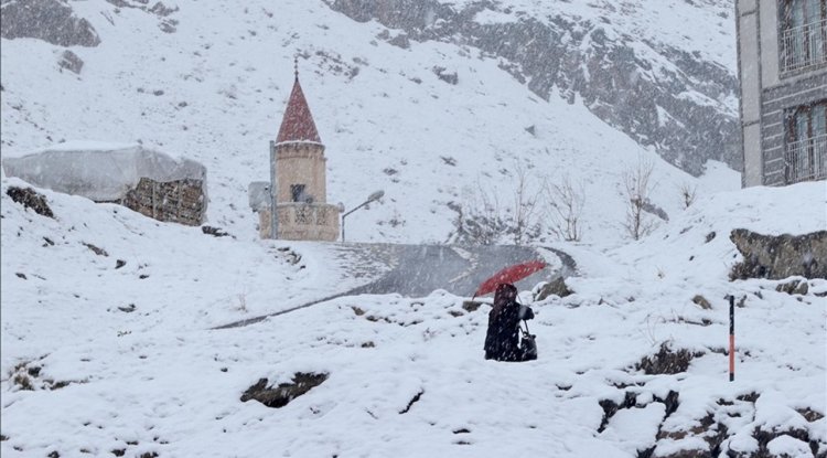 Doğu Anadolu Bölgesi'nde kar etkisini sürdürüyor