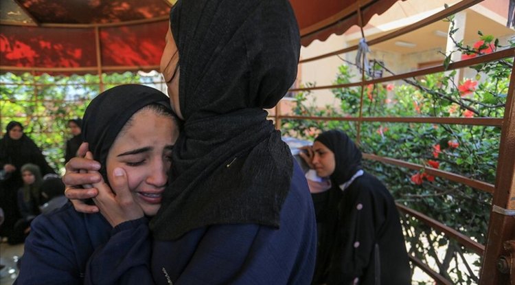 İşgalcilerin Gazze Şeridi'ne düzenlediği saldırılarda 17 Filistinli hayatını kaybetti