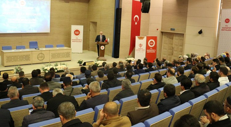 Dr. Şahin, Gaziantep'te din görevlileriyle bir araya geldi