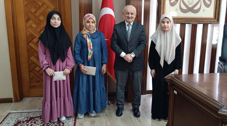 Aksaray'da kısa sürede hafız olan öğrenciler ödüllendirildi