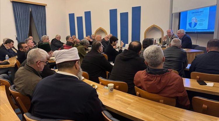 Mısır'daki El-Ezher Üniversitesi mezunları, vefatının 4. yılında ilim adamı Prof. Dr. Ali Özek'i andı