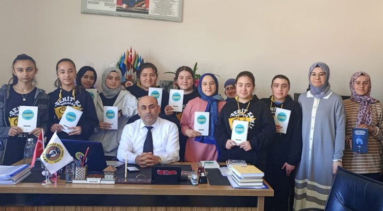 Müftülükten kitap okuma projesine destek