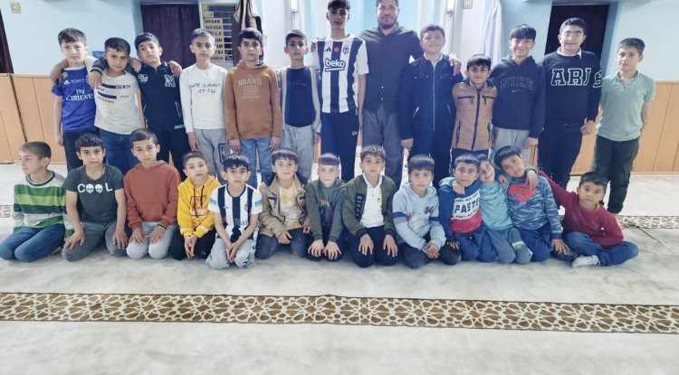 Suruç'ta gençler camide yetişiyor