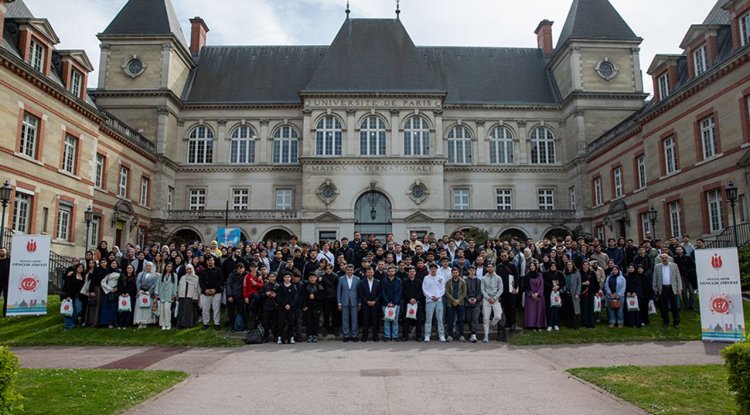 DİTİB Fransa'nın 2. Gençlik Zirvesi Paris'te düzenlendi