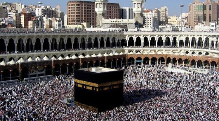 Umre ile İlgili Ayet ve Hadisler