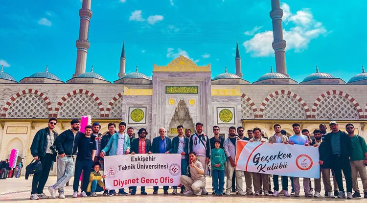 ESTÜ Diyanet gençlik İstanbul gezisinde buluştu