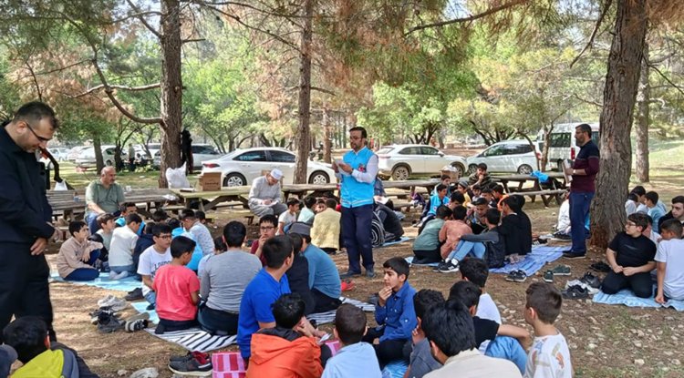Kahta'da hafızlık öğrencileri piknikte buluştu