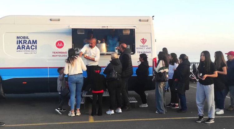 TDV Mobil İkram Aracı depremden etkilenen vatandaşların hizmetinde