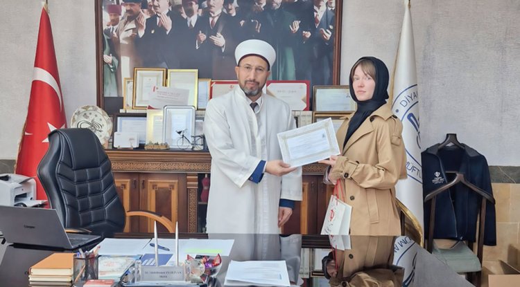 Rus Erina, Bandırma'da Müslüman oldu