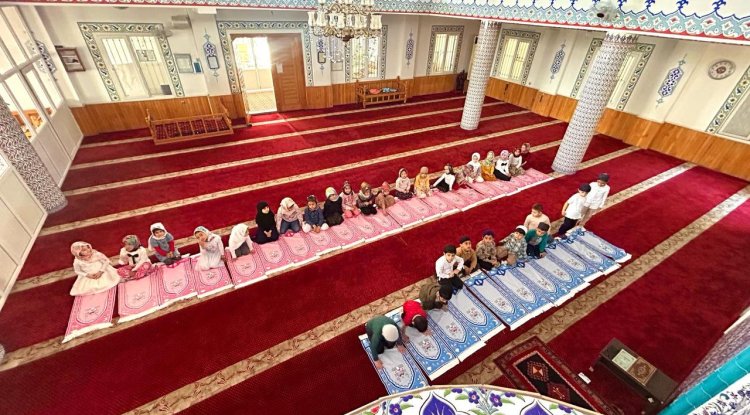 Miniklerden "İlk Namazım İlk Seccadem" etkinliği