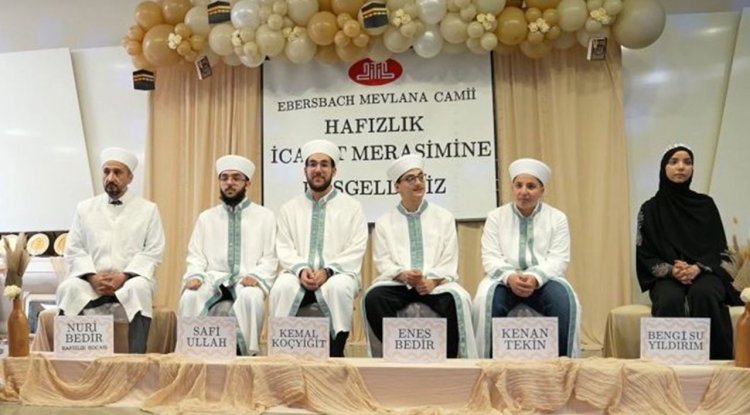Ebersbach DİTİB Mevlana Camii'nde "Hafızlık İcazet Merasimi" düzenlendi