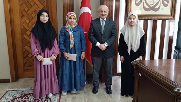 Aksaray'da kısa sürede hafız olan öğrenciler ödüllendirildi
