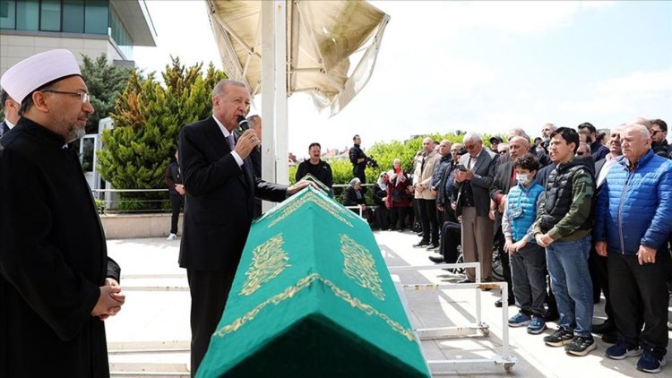 Cumhurbaşkanı Erdoğan, vefat eden Arapça öğretmeninin cenaze törenine katıldı