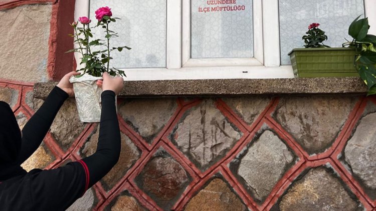 Uzundere'de gençler iyilikle dönüştürdü