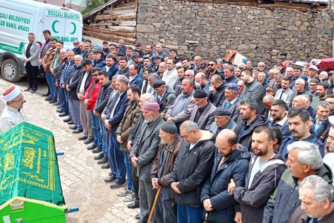 Cami bacasını temizlerken vefat eden İmam Hatip Yavuz ebediyete uğurlandı