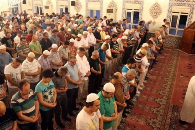 Namazda okunan kısa sureler Türkçe okunuşu, anlamı ve açıklaması