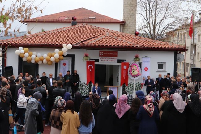Nardane Bayrak Kız Kur’an Kursu dualarla açıldı