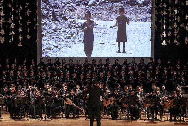 İmam hatip öğrencileri Gazze için 6 dilde konser verdi
