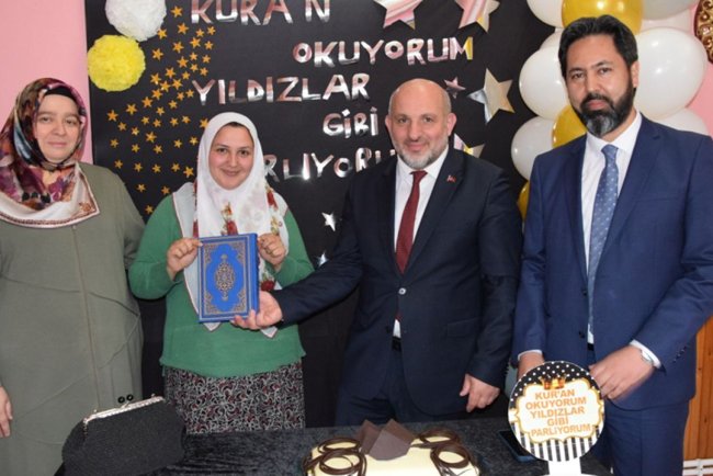 Espiyeli kadınlar Kur’an öğrenmenin sevincini yaşadı