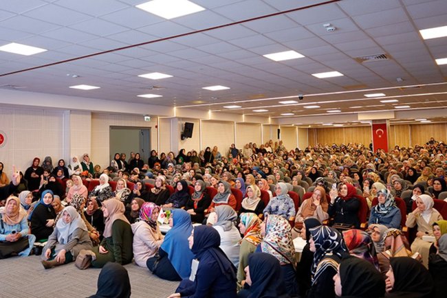 Denizli'de "Fıtratın Korunması ve Aile" konferansı yapıldı