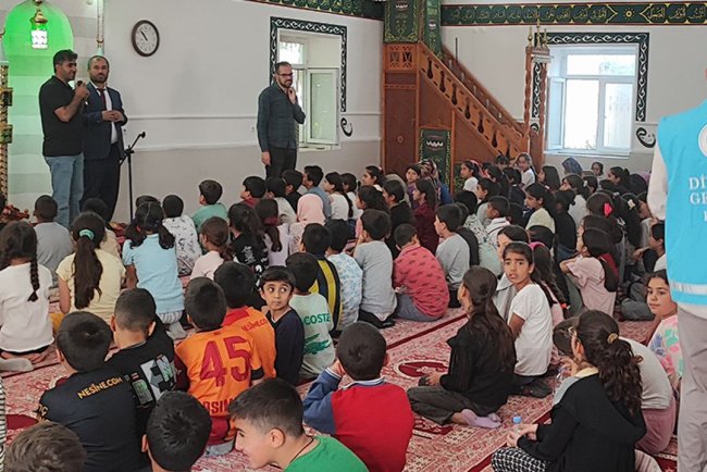 Kahta'da çocuklar camide buluştu