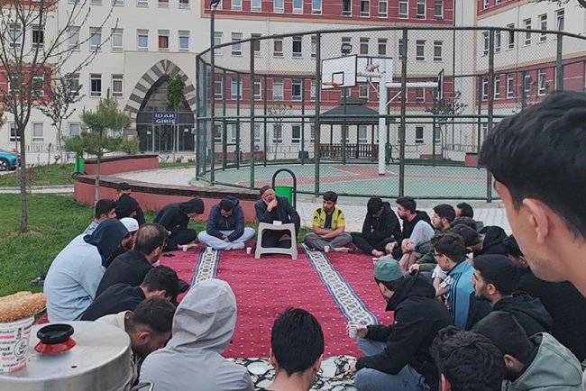 Gençler, bahar dersleriyle bir araya geldi