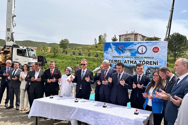 Simav'da cami ve gençlik merkezinin temeli atıldı