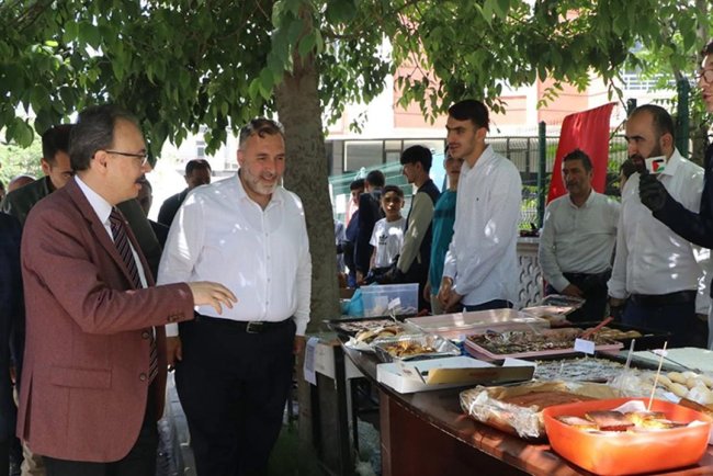 Siirt'te gençler Gazze için kermes açtı