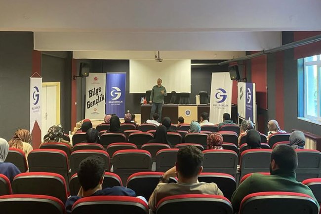 Bilge gençlikten KPSS ve AGS semineri