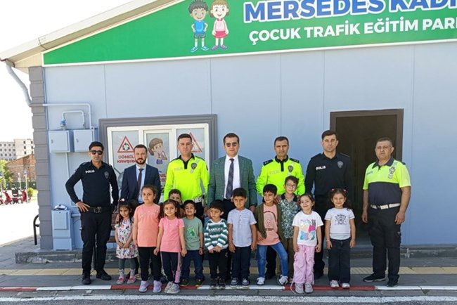 Yazıhanlı miniklere uygulamalı trafik eğitimi verildi