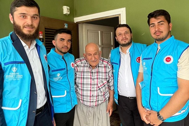 Adana'da "Büyüklere Vefa Zamanı"