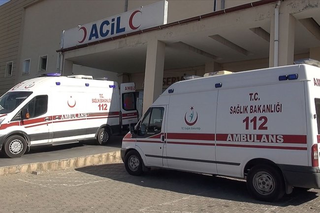 Şanlıurfa'da öğretmenleri taşıyan minibüslerin çarpıştığı kazada 28 kişi yaralandı