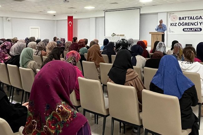 Prof. Dr. Ateş: Müslüman olmamız neyi gerektirir?