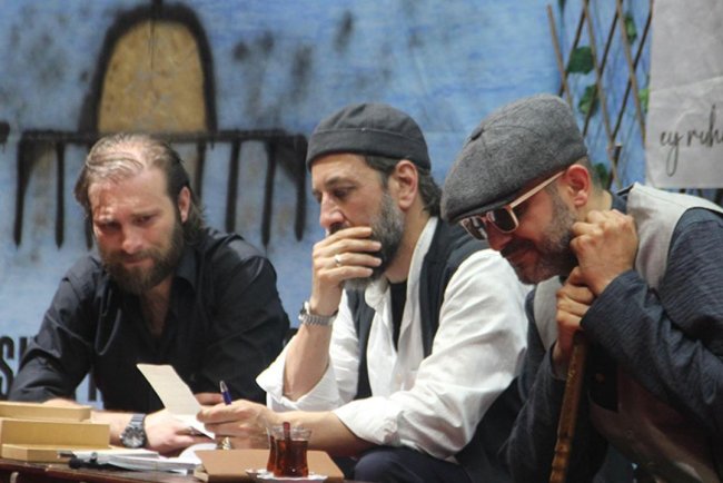 Adana'da "Şahitler" tiyatrosu sahnelendi