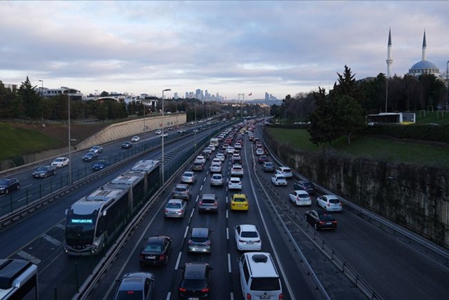 Trafiğe nisanda 191 bin 983 aracın kaydı yapıldı